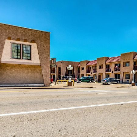 Oyo Hotel Groesbeck Exterior photo