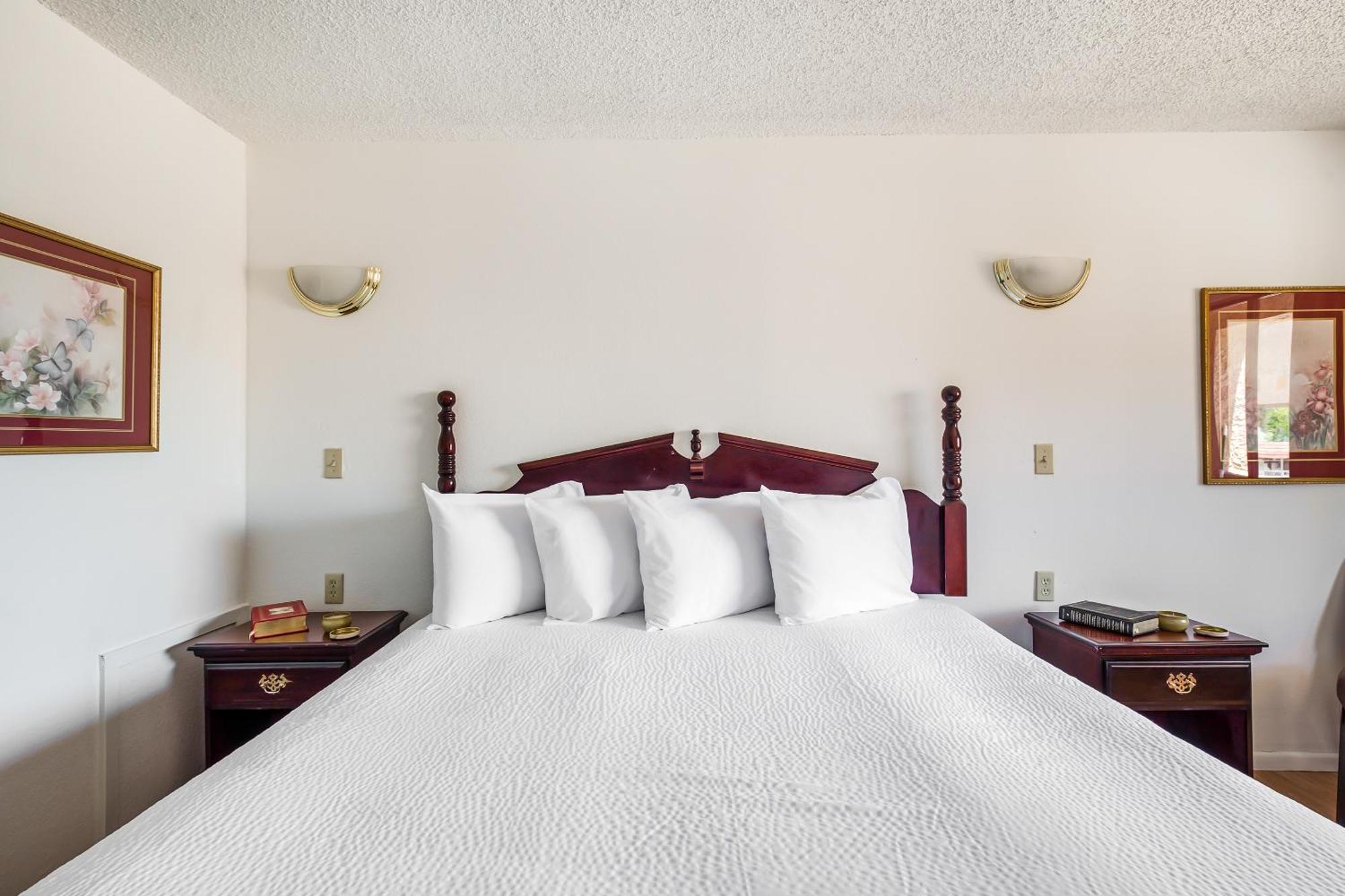 Oyo Hotel Groesbeck Exterior photo