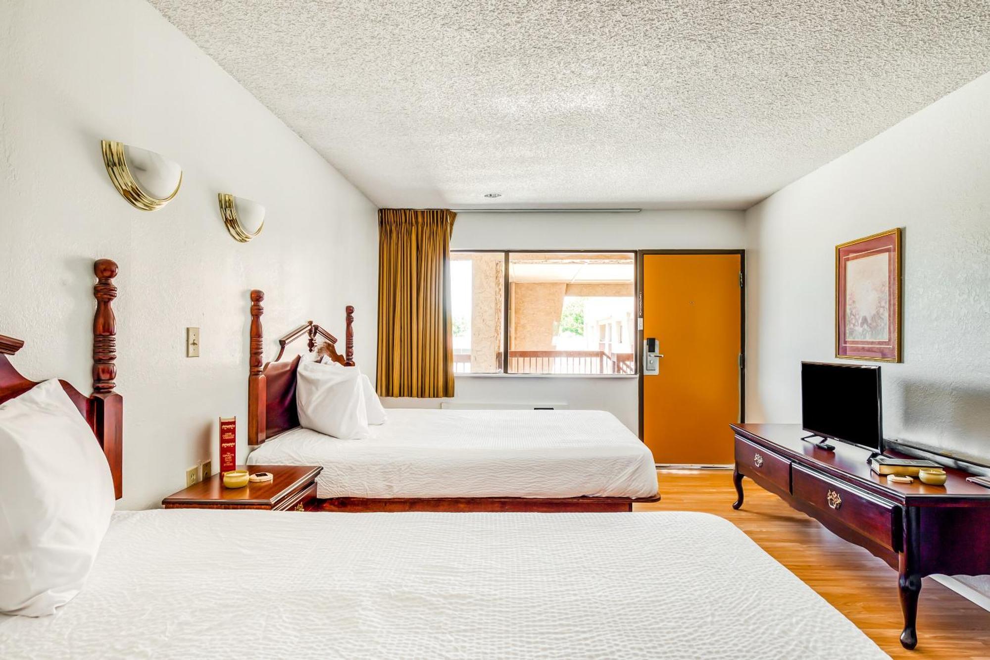 Oyo Hotel Groesbeck Exterior photo