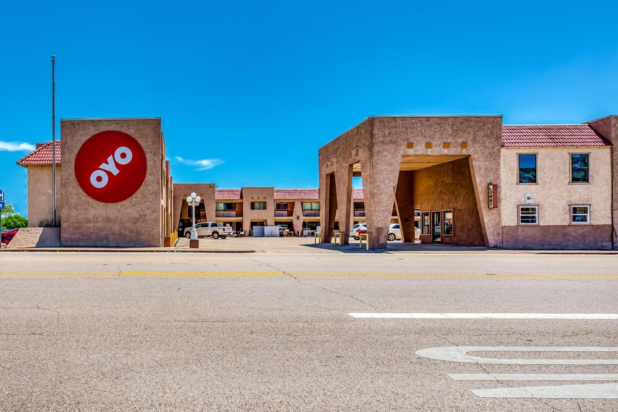 Oyo Hotel Groesbeck Exterior photo