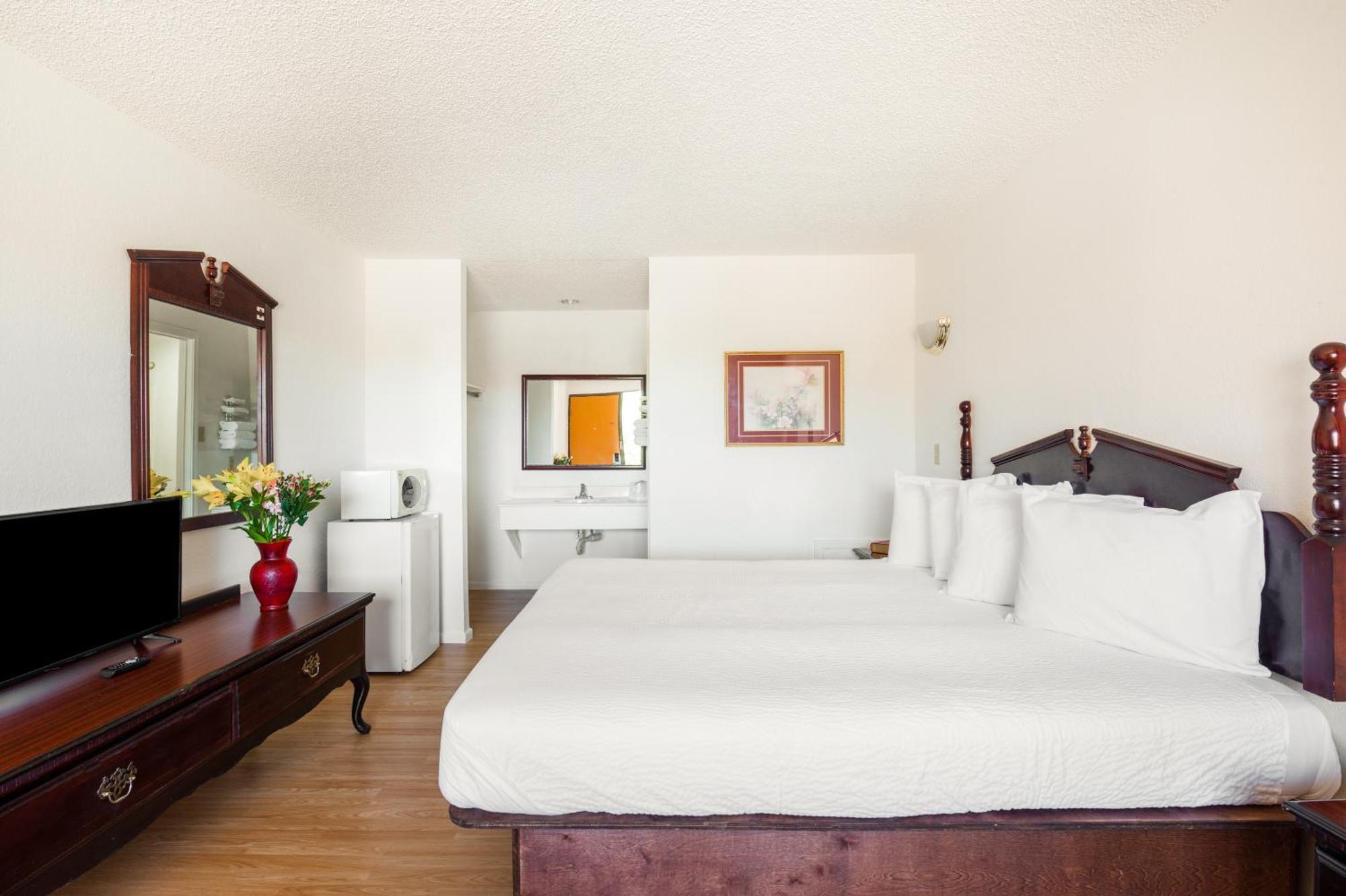 Oyo Hotel Groesbeck Exterior photo